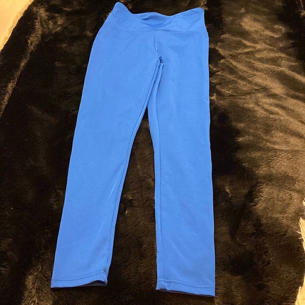 Blue scrunch butt leggings. Size small.